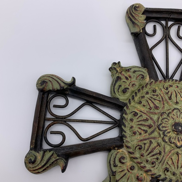 12” Decorative Cross With A Decorative Medallion Made Of Resin - Picture 7 of 12